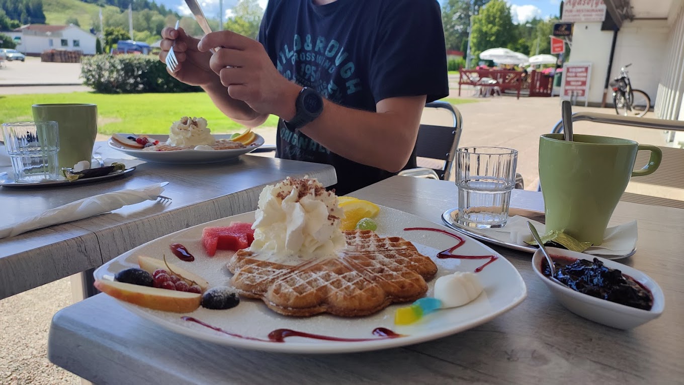 Café Bistro Moccacino